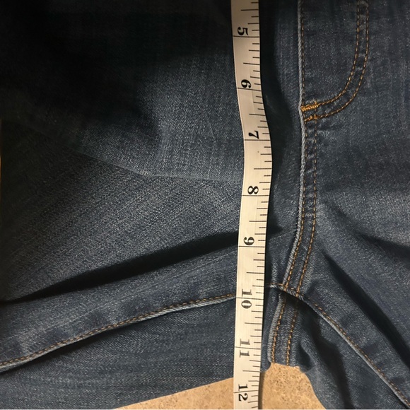 Judy Blue jeans - medium blue distressed pull on style stretch denim - Picture 11 of 12